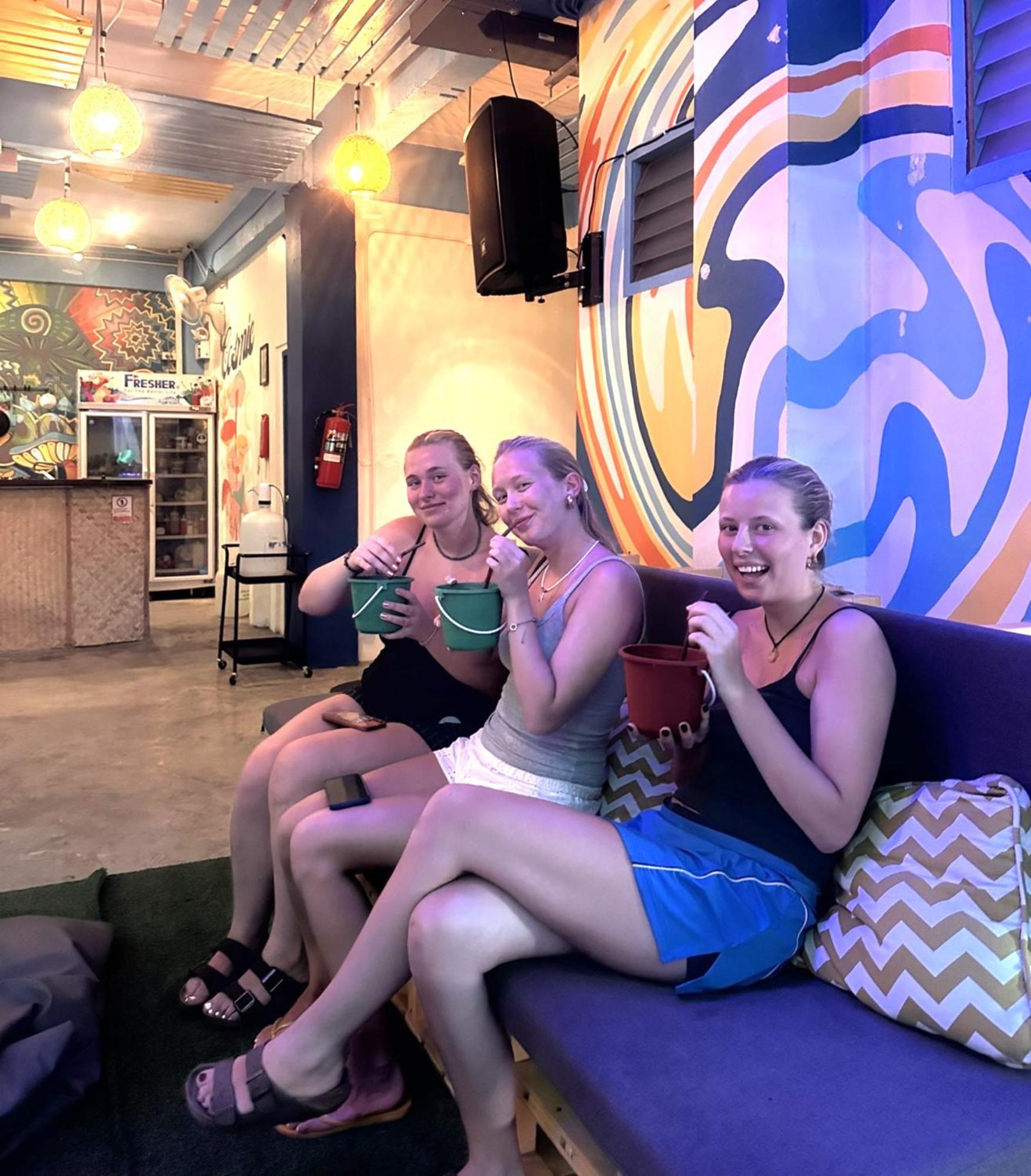 The Hangout Hostel Ao Nang 외부 사진