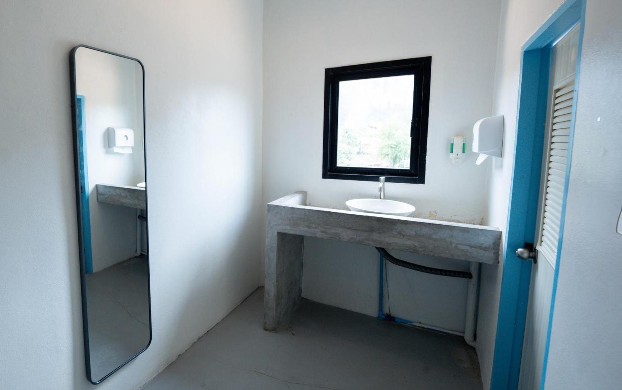 The Hangout Hostel Ao Nang 외부 사진