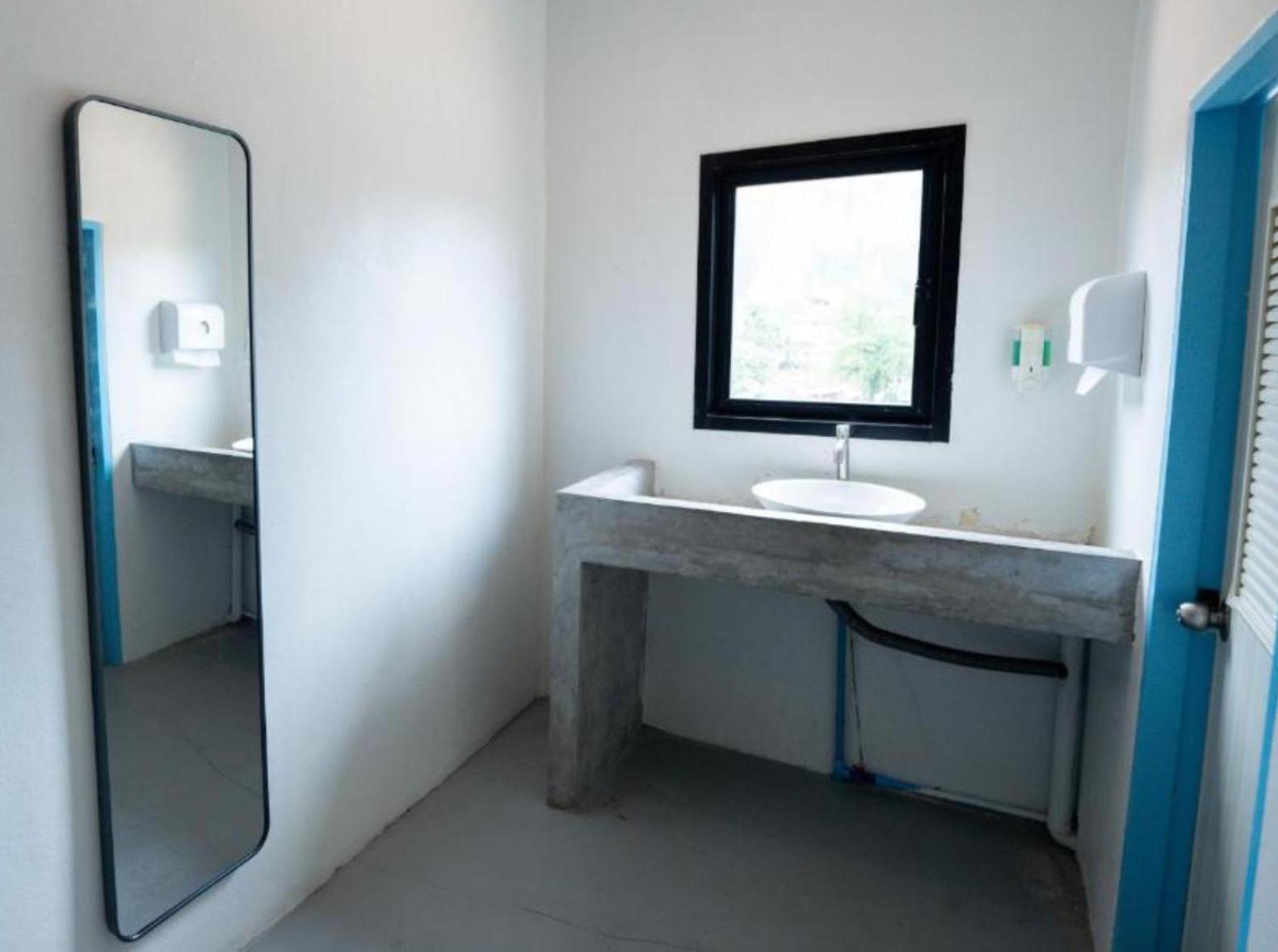 The Hangout Hostel Ao Nang 외부 사진